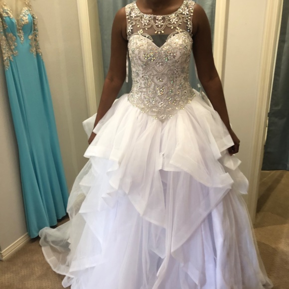 White long ball gown - Picture 2 of 4